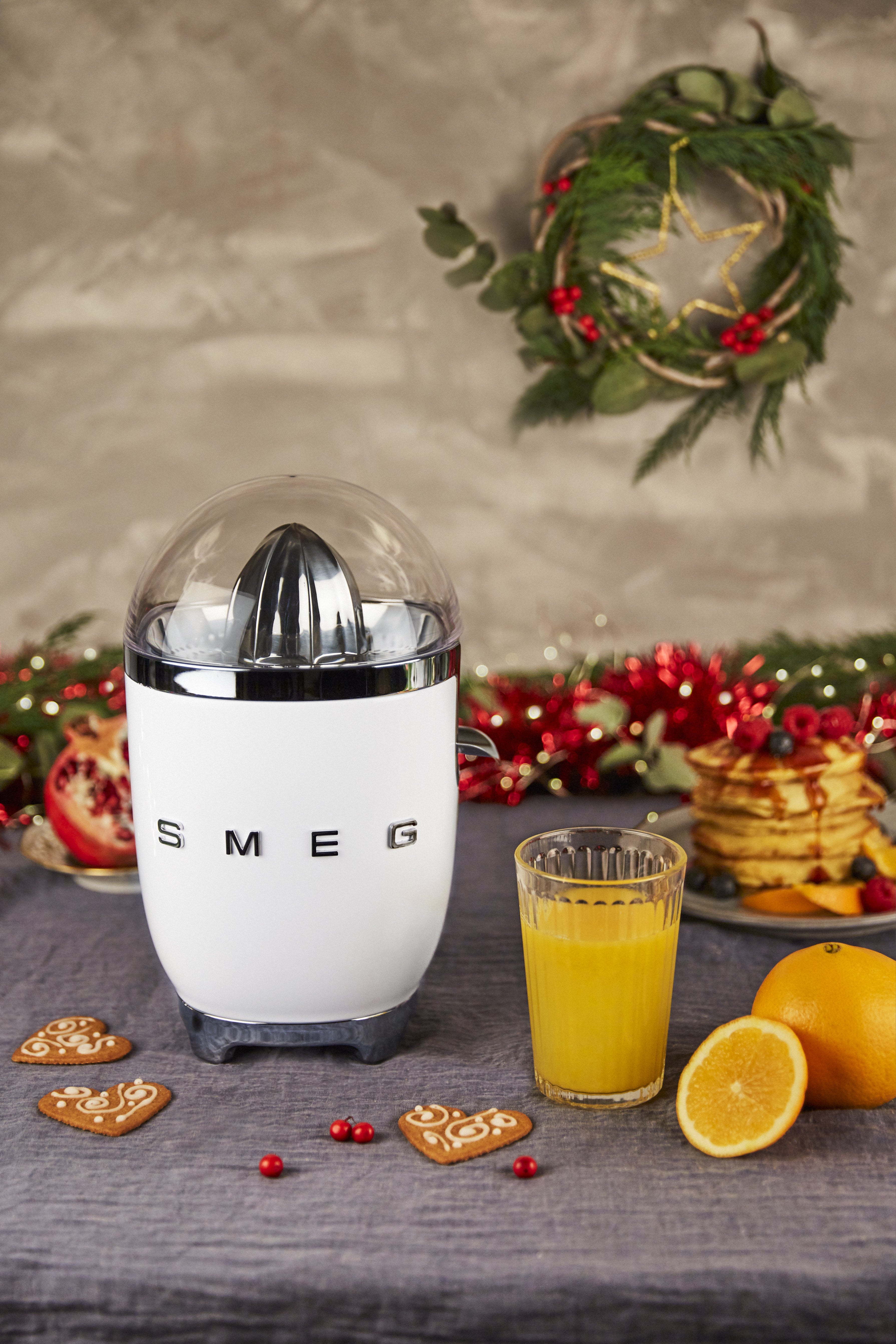 Storcător de citrice CJF11WHEU, Smeg